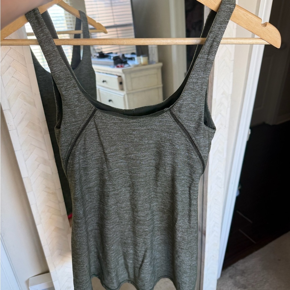 Lululemon Women’s Scoop Neck Tank Top - Olive Green Activewear - Picture 2 of 4